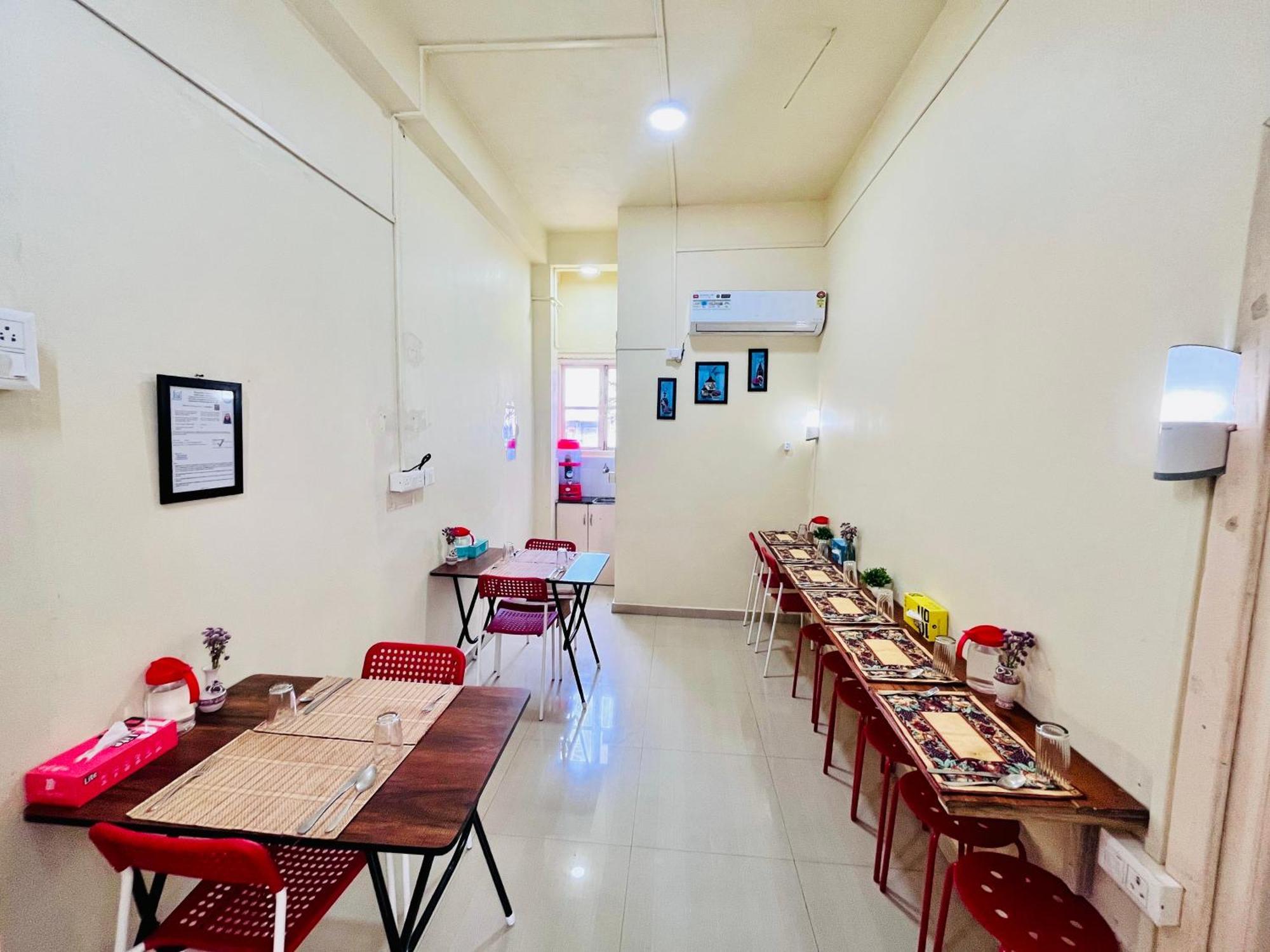 Aizawl Guest House Apartments Екстер'єр фото