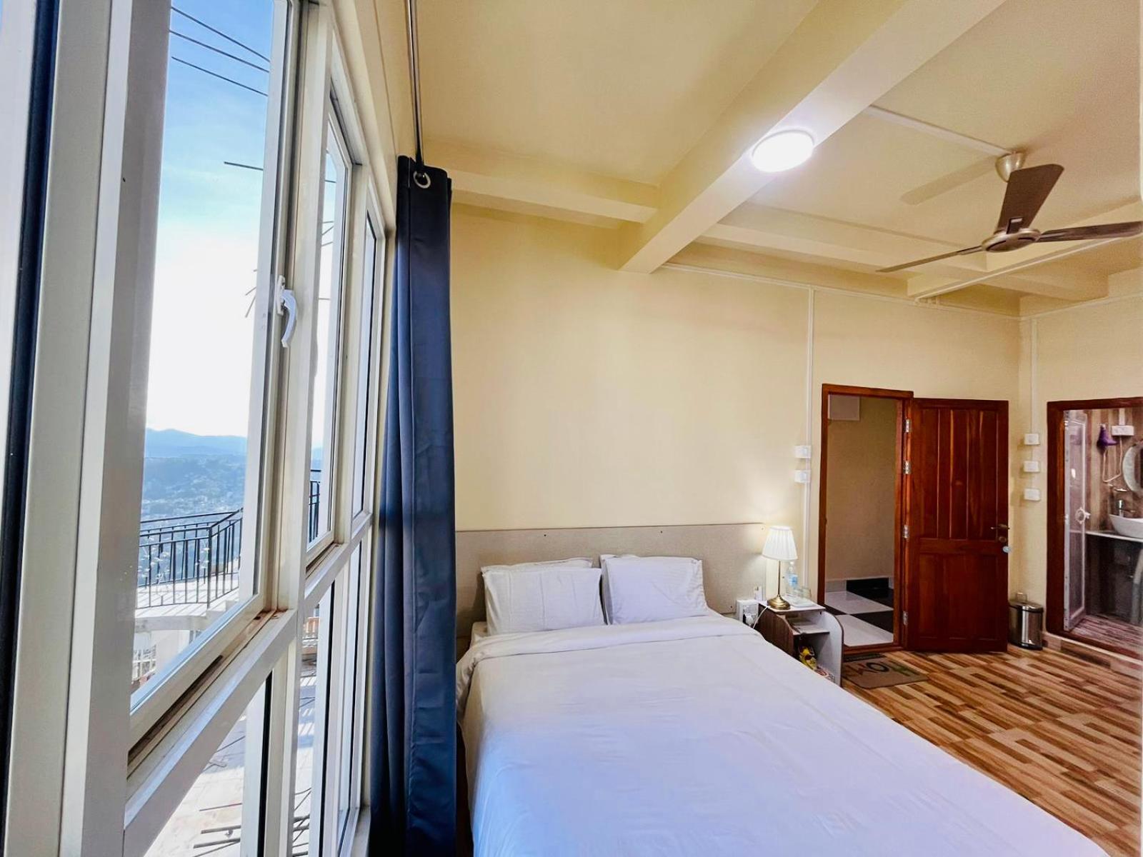 Aizawl Guest House Apartments Екстер'єр фото